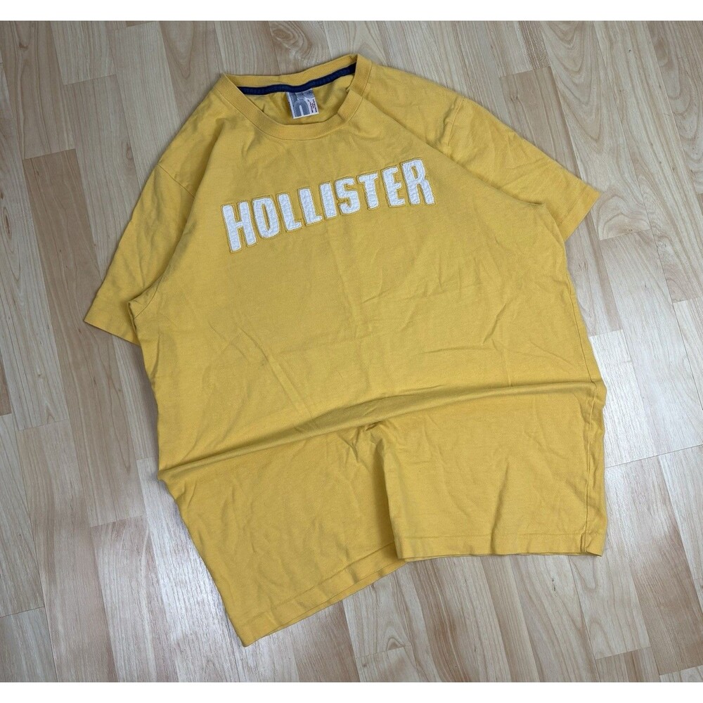 Men’s Hollister Graphic T-Shirt / Yellow / Size Large / Y2K Style